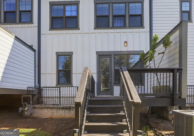 Photo 4 of Townhouse for sale at 1127 Provence Ln, Decatur, GA 30033 | MLS# 10828464 | Listing updated on 2026-10-11
