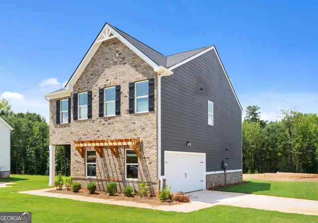 Photo 3 of Single family home for sale at 252 Spring Lake Dr, Palmetto, GA 30268 | MLS# 10819842 | Listing updated on 2026-10-04
