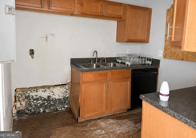 Photo 3 of Townhouse for sale at 1660 Stanton #4B, Atlanta, GA 30311 | MLS# 10835517 | Listing updated on 2026-09-11