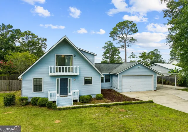 1st image of 15 Horseshoe Ct W, Waverly, GA 31565 | MLS# 10810110