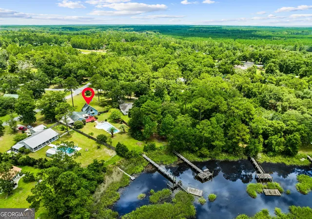 3rd image of 15 Horseshoe Ct W, Waverly, GA 31565 | MLS# 10810110