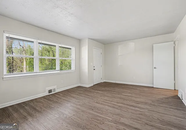 Photo 3 of Single family home for sale at 1660 Valencia Rd, Decatur, GA 30032 | MLS# 10689168 | Listing updated on 2026-09-08