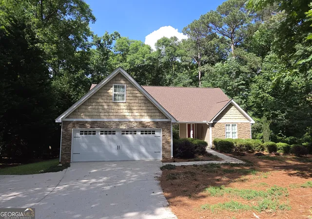 Homes for sale in Pine Mountain, GA | 640 Lake Dr, Pine Mountain, GA 31822 | MLS# 10775956