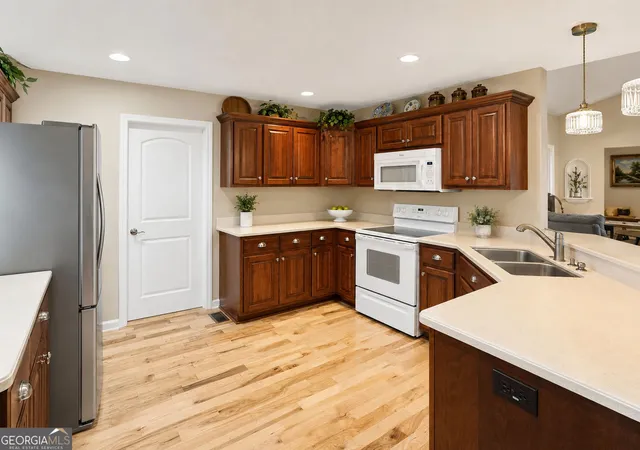 Photo 3 of Single family home for sale at 97 Tradewinds Rd, Cleveland, GA 30528 | MLS# 10830656 | Listing updated on 2026-09-16
