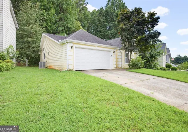 Photo 3 of Single family home for sale at 2710 Waterford Park Dr, Lawrenceville, GA 30044 | MLS# 10823011 | Listing updated on 2026-09-17