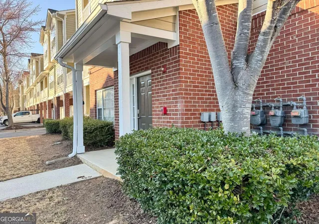 2nd image of 8001 Woodland Ln, Alpharetta, GA 30009 | MLS# 10706072
