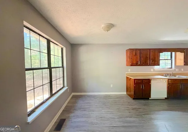 5th image of 6859 S Lakewood Ter, Douglasville, GA 30135 | MLS# 10782820