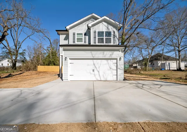 Photo 2 of Single family home for sale at 1015 Lyndon Ave, Griffin, GA 30223 | MLS# 10688465 | Listing updated on 2026-10-06