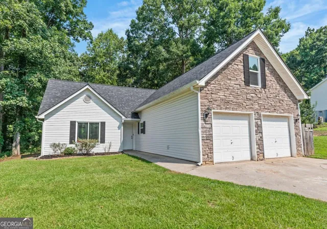 Photo 1 of Single family home for sale at 185 Jimmy Reynolds Dr, Jefferson, GA 30549 | MLS# 10816906 | Listing updated on 2026-10-07