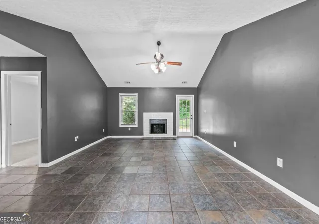 Photo 3 of Single family home for sale at 185 Jimmy Reynolds Dr, Jefferson, GA 30549 | MLS# 10816906 | Listing updated on 2026-10-07