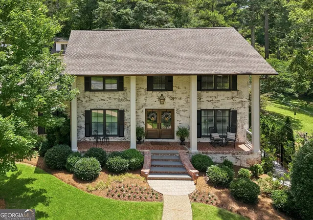Photo 2 of Sale Pending at 2563 Fairoaks Rd, Decatur, GA 30033 | MLS# 10787713 | Listing updated on 2026-08-17