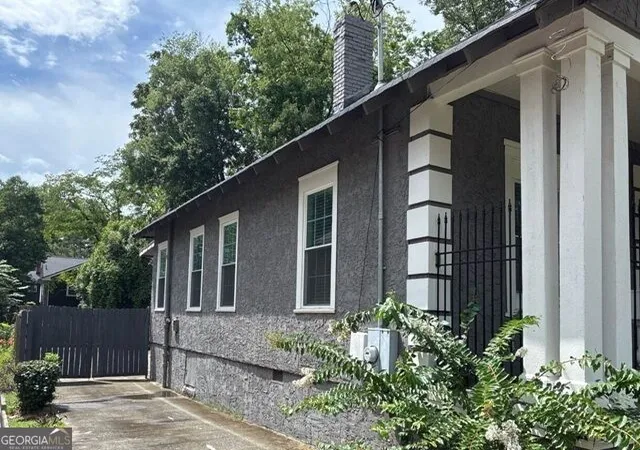 Photo 2 of Single family home for sale at 1463 Metropolitan Pkwy Sw, Atlanta, GA 30310 | MLS# 10826499 | Listing updated on 2026-08-27