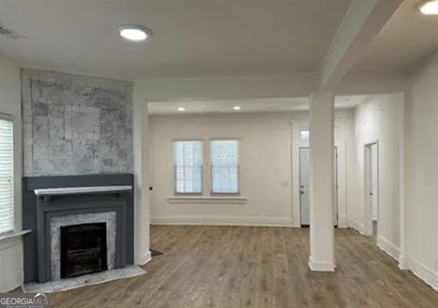 Photo 3 of Sale Pending at 1463 Metropolitan Pkwy Sw, Atlanta, GA 30310 | MLS# 10826499 | Listing updated on 2026-09-21