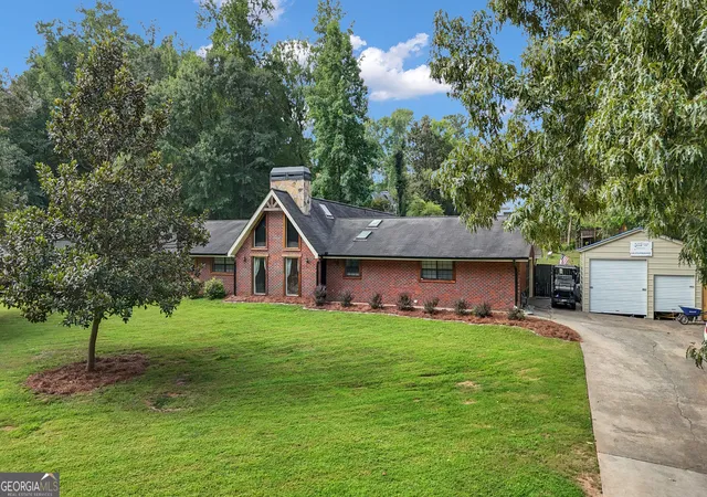 Photo 2 of Single family home for sale at 515 Golf View Dr, Peachtree City, GA 30269 | MLS# 10836149 | Listing updated on 2026-09-14