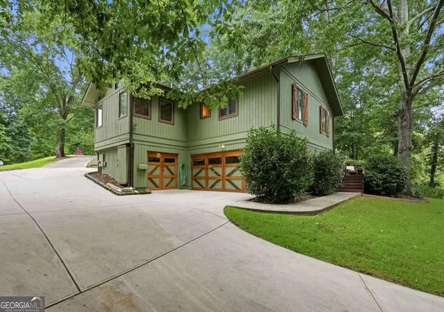 Photo 2 of Single family home for sale at 2033 Riverwood Dr, Gainesville, GA 30501 | MLS# 10791284 | Listing updated on 2026-08-26