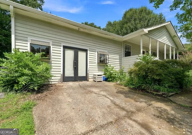 Photo 2 of Sale Pending at 1320 Sunsweet Dr, Lawrenceville, GA 30043 | MLS# 10825970 | Listing updated on 2026-09-15