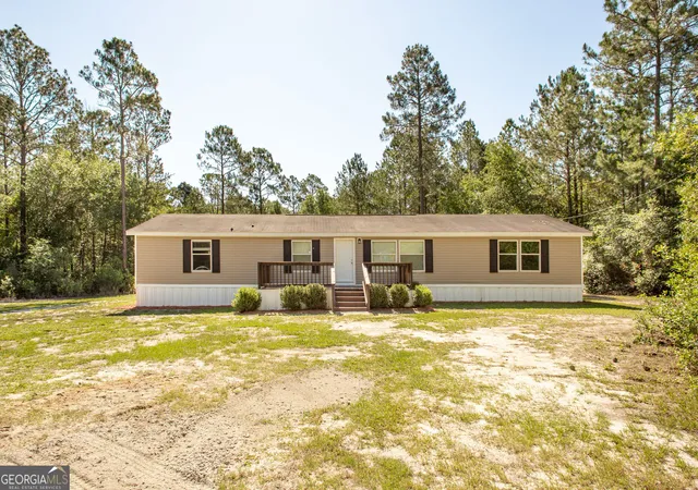 Homes for sale in Waycross, GA | 4860 Allen Ln, Waycross, GA 31503 | MLS# 10780172