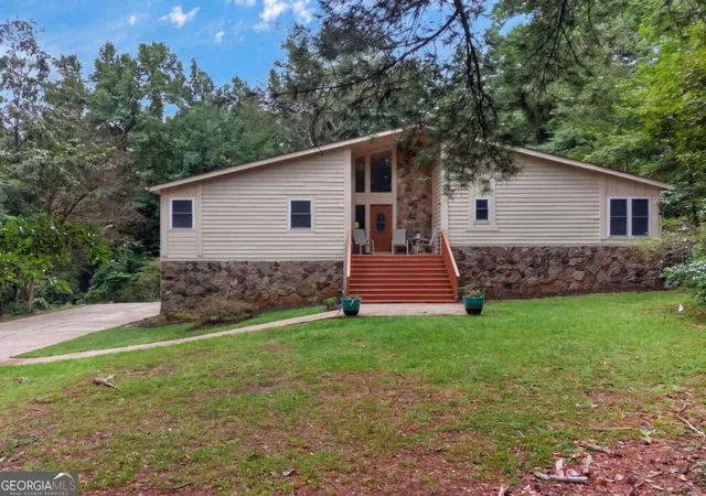 Photo 3 of Single family home for sale at 6715 Live Oak Ln, Douglasville, GA 30135 | MLS# 10824052 | Listing updated on 2026-10-22