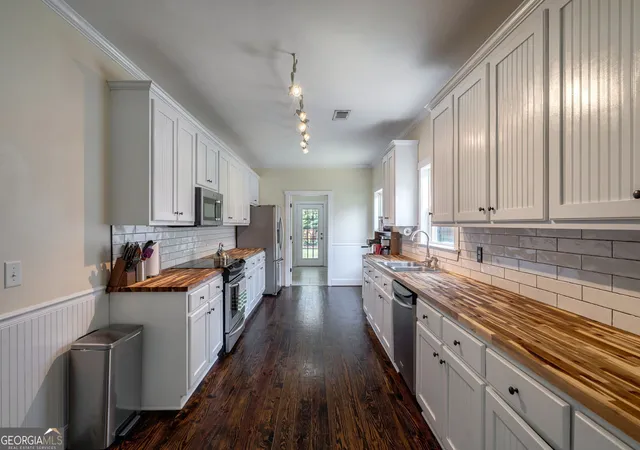 Photo 3 of Sale Pending at 262 Brickyard Rd, Comer, GA 30629 | MLS# 10825319 | Listing updated on 2026-08-31