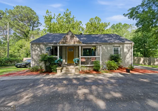 3rd image of 2325 Phillips Rd, Lithonia, GA 30058 | MLS# 10780377
