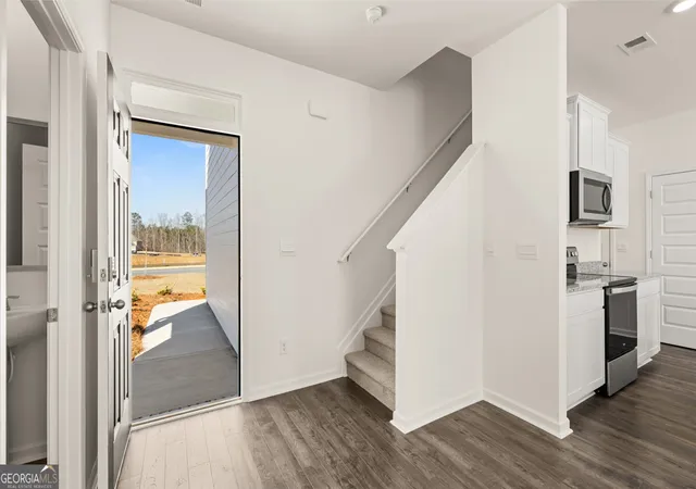 3rd image of 12058 Conrad Cir, Hampton, GA 30228 | MLS# 10686975