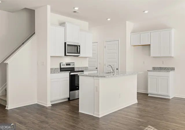 5th image of 12058 Conrad Cir, Hampton, GA 30228 | MLS# 10686975