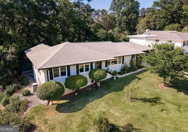 Photo 4 of Sale Pending at 344 Beechwood Dr, Athens, GA 30606 | MLS# 10767115 | Listing updated on 2026-09-21