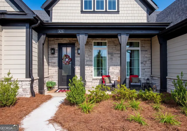 3rd image of 426 Clear Lake Pkwy, Hoschton, GA 30548 | MLS# 10756821