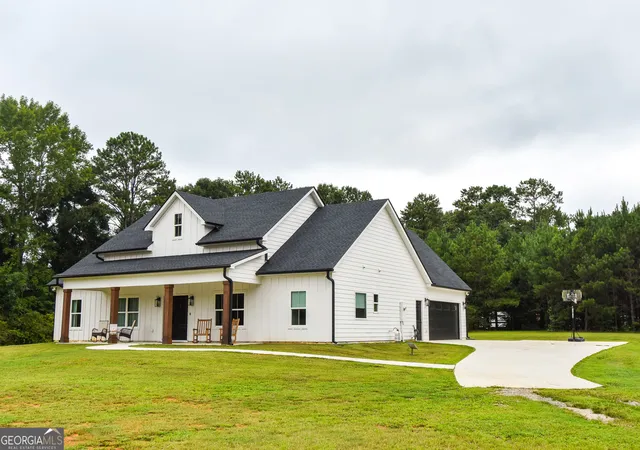Photo 2 of Single family home for sale at 4355 Ga Hwy 109, Molena, GA 30258 | MLS# 10811249 | Listing updated on 2026-09-02