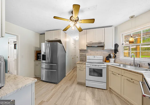 2nd image of 2460 Arbour Trace Ter, Suwanee, GA 30024 | MLS# 10827074