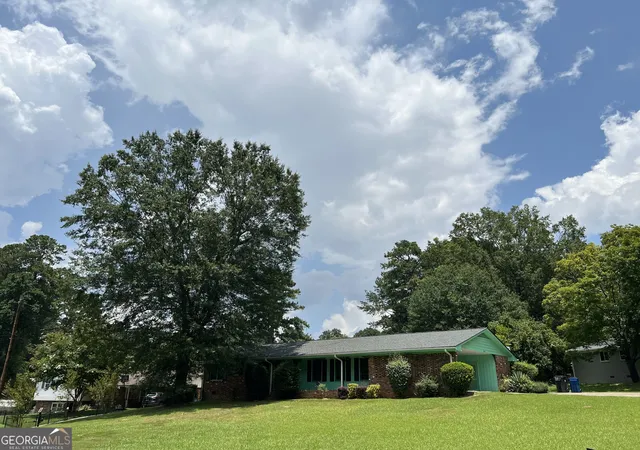 Photo 2 of Single family home for sale at 2935 Heather Dr, Atlanta, GA 30344 | MLS# 10789932 | Listing updated on 2026-08-07