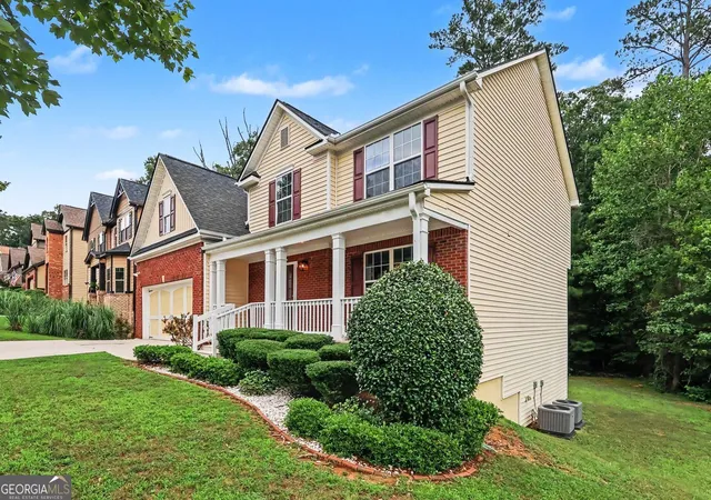 Photo 3 of Single family home for sale at 3747 Valley Blf Ln, Snellville, GA 30039 | MLS# 10805369 | Listing updated on 2026-07-28