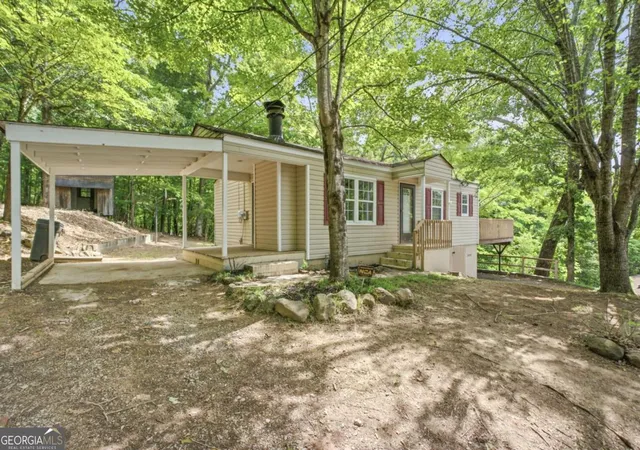 Photo 3 of Sale Pending at 2250 Cave Spring Rd Sw, Rome, GA 30161 | MLS# 10812699 | Listing updated on 2026-09-08