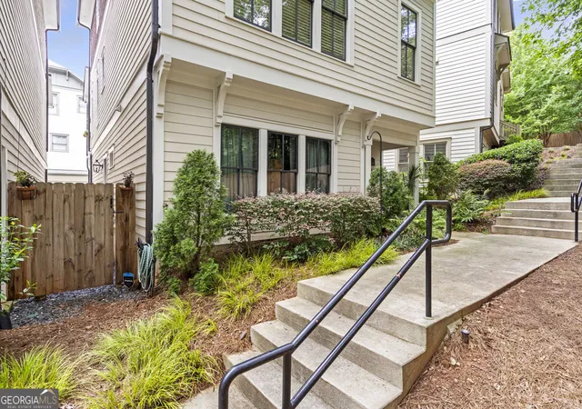 Photo 2 of Single family home for sale at 822 Grove Bnd, Decatur, GA 30030 | MLS# 10816230 | Listing updated on 2026-08-30