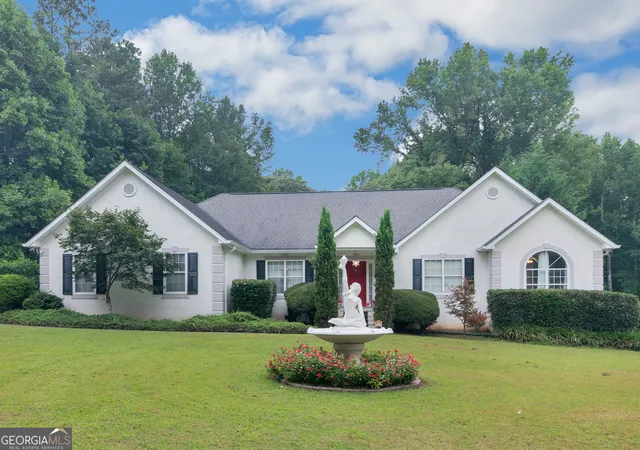 Photo 1 of Single family home for sale at 195 Galway Bnd, Tyrone, GA 30290 | MLS# 10826420 | Listing updated on 2026-09-11