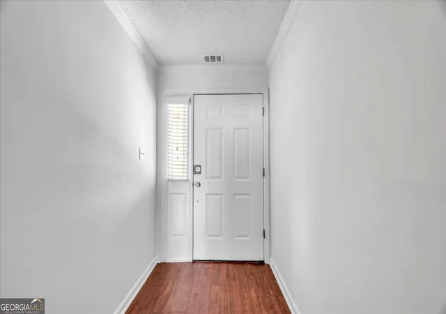 Listing Photo 5 - Condo for sale in building located at 3005 River Dr, Savannah, GA 31404 - Unit #302