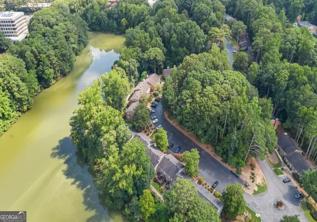 Listing Photo 2 - Condo for sale in building located at 2387 Northlake Ct NE, Atlanta, GA 30345 - Unit #
