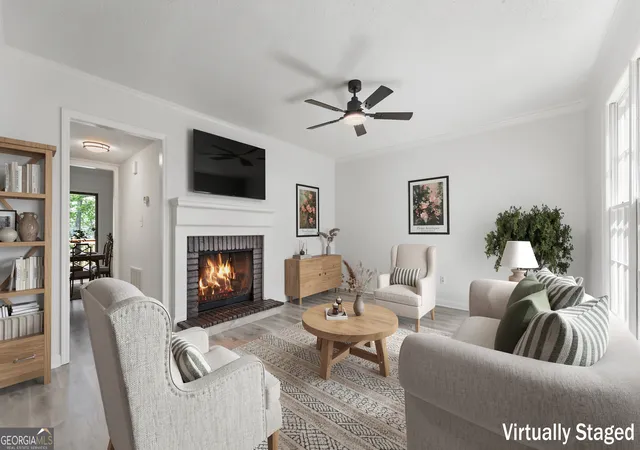Listing Photo 4 - Condo for sale in building located at 2387 Northlake Ct NE, Atlanta, GA 30345