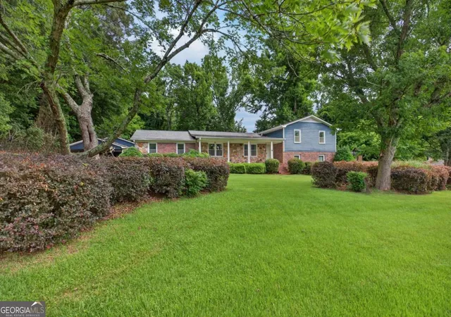 2nd image of 213 Ponderosa Dr, Dallas, GA 30157 | MLS# 10801434