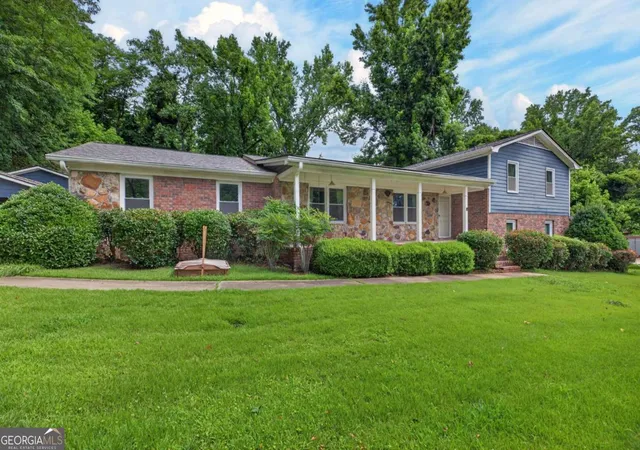 3rd image of 213 Ponderosa Dr, Dallas, GA 30157 | MLS# 10801434