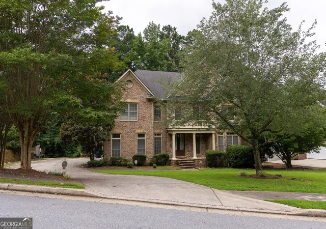 Photo 2 of Single family home for sale at 1081 Willowood Ln Sw, Atlanta, GA 30331 | MLS# 10809760 | Listing updated on 2026-10-29