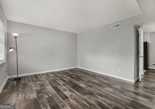3rd image of 4701 Flat Shoals Rd #15D, Union City, GA 30291 | MLS# 10830315