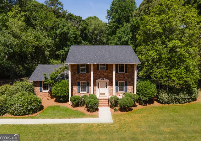Photo 1 of Single family home for sale at 100 Robin Rd, Athens, GA 30605 | MLS# 10769797 | Listing updated on 2026-08-18