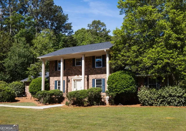 Photo 2 of Single family home for sale at 100 Robin Rd, Athens, GA 30605 | MLS# 10769797 | Listing updated on 2026-08-18