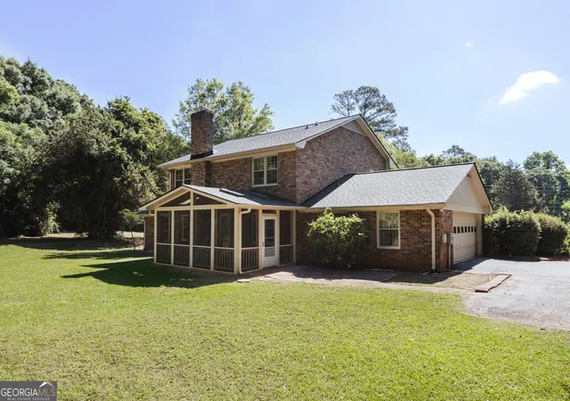 Photo 4 of Single family home for sale at 100 Robin Rd, Athens, GA 30605 | MLS# 10769797 | Listing updated on 2026-10-02