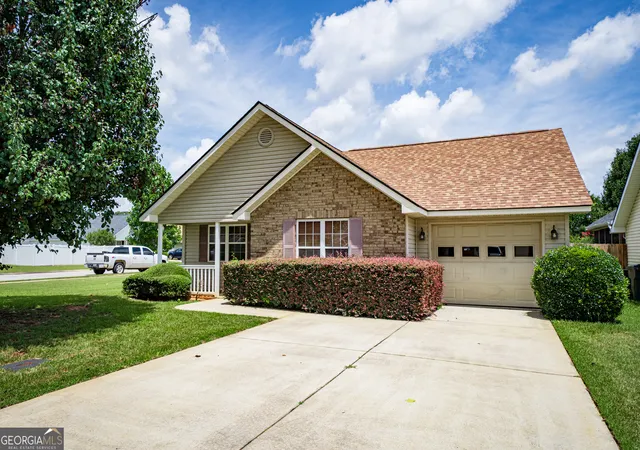 3rd image of 204 Deerfield Cir, Warner Robins, GA 31088 | MLS# 10804171