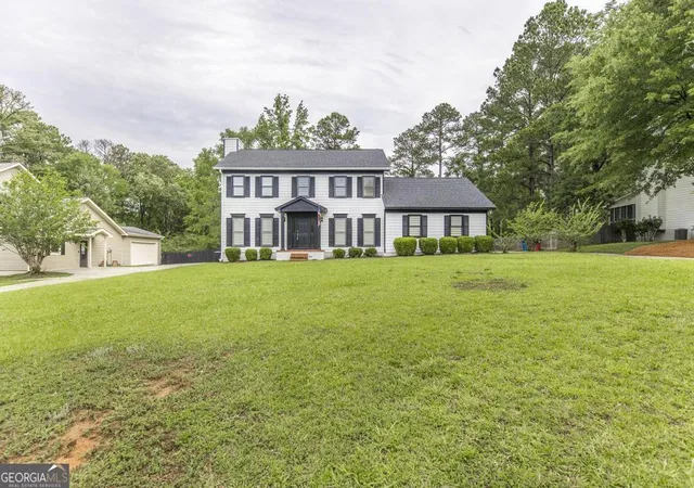Photo 3 of Sale Pending at 757 Silver Springs Dr, Macon, GA 31210 | MLS# 10529414 | Listing updated on 2026-01-02