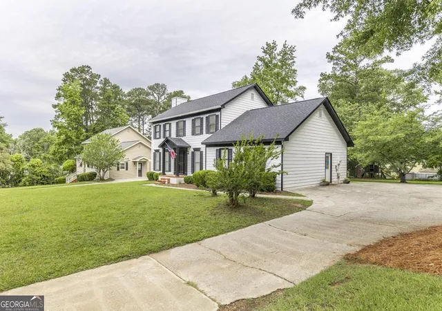 Photo 4 of Sale Pending at 757 Silver Springs Dr, Macon, GA 31210 | MLS# 10529414 | Listing updated on 2026-01-02