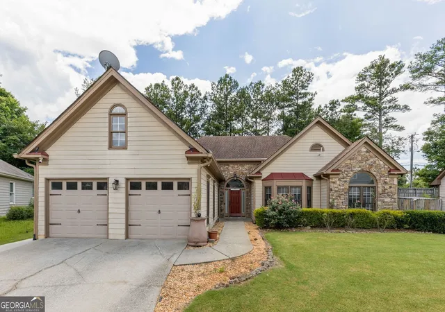 Photo 1 of Single family home for sale at 3030 Northcliff Dr, Suwanee, GA 30024 | MLS# 10809586 | Listing updated on 2026-09-08