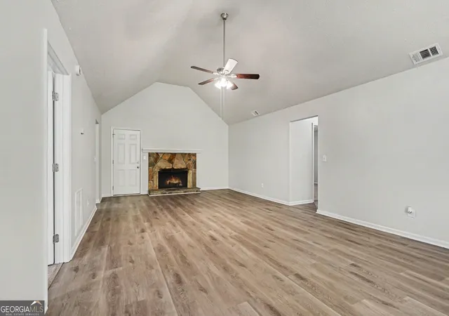 Photo 3 of Sale Pending at 3503 Warwick Wy, Snellville, GA 30039 | MLS# 10834141 | Listing updated on 2026-08-31